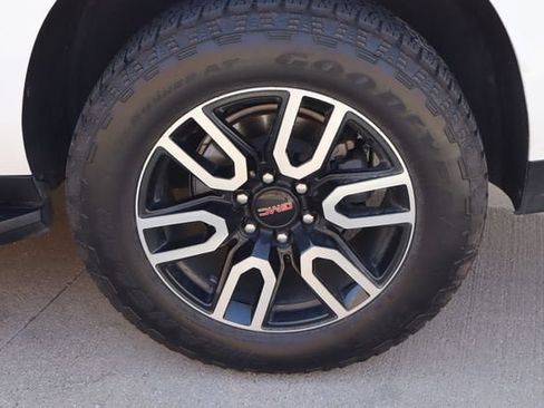 Used 2021 GMC Yukon XL AT4 w/ Rear Media and Nav Package AWD/4WD image 32