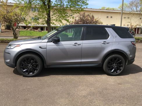 Used 2020 Land Rover Discovery Sport S image 3