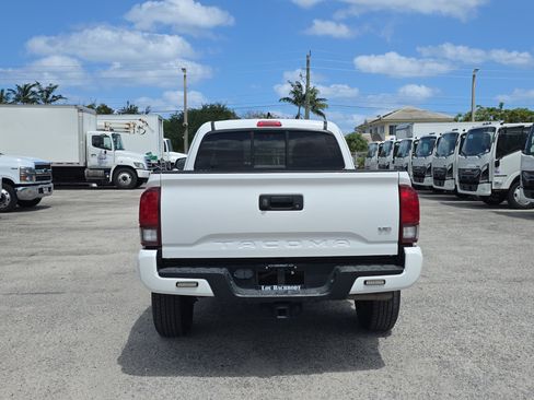 Used 2023 Toyota Tacoma SR RWD image 6