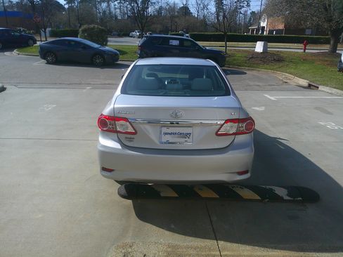 Used 2013 Toyota Corolla LE image 15