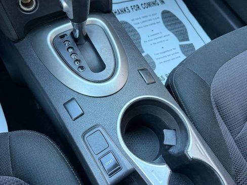 Used 2013 Nissan Rogue SV image 23