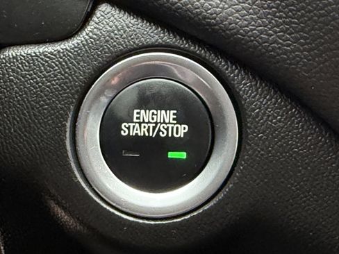 Used 2023 Chevrolet Equinox LT image 23