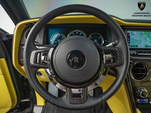 Used 2022 Rolls-Royce Cullinan Black Badge w/ Dark Exterior Package image 30