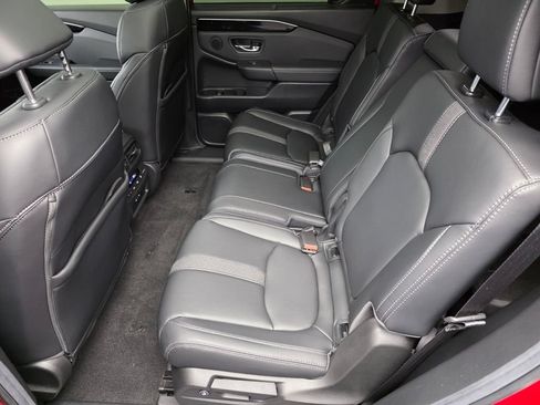 Used 2025 Honda Pilot Touring image 14