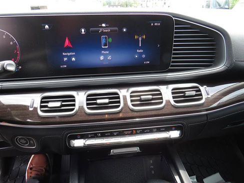 Used 2026 Mercedes-Benz GLS 450 4MATIC image 15
