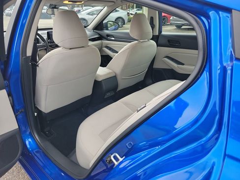 Used 2025 Nissan Altima 2.5 SV FWD image 8