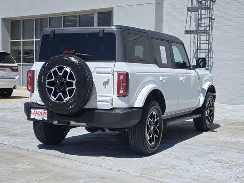 Used 2024 Ford Bronco Outer Banks image 8