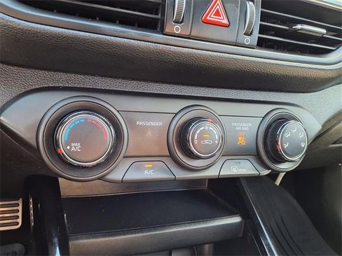 Used 2021 Kia Forte GT-Line w/ GT-Line Premium Package image 7