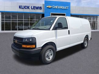 New 2025 Chevrolet Express 3500 w/ Driver Convenience Package RWD video 2