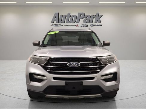 Used 2020 Ford Explorer XLT w/ Equipment Group 202A AWD/4WD image 6