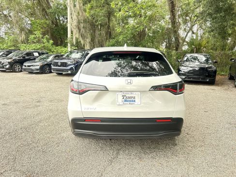 Used 2023 Honda HR-V LX image 7