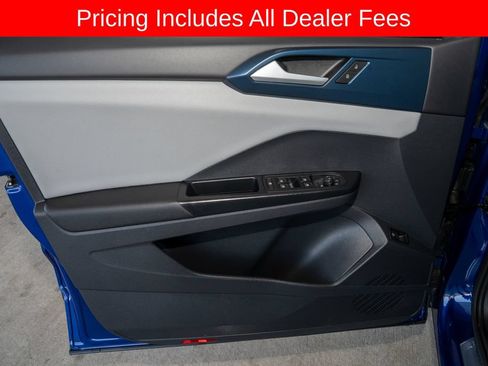 Used 2022 Volkswagen Taos SE FWD image 11