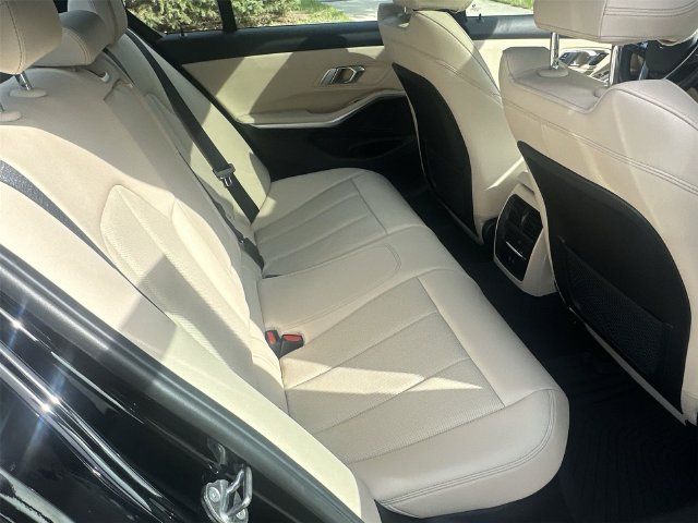 Certified 2023 BMW 330i xDrive Sedan w/ Premium Package AWD/4WD image 32
