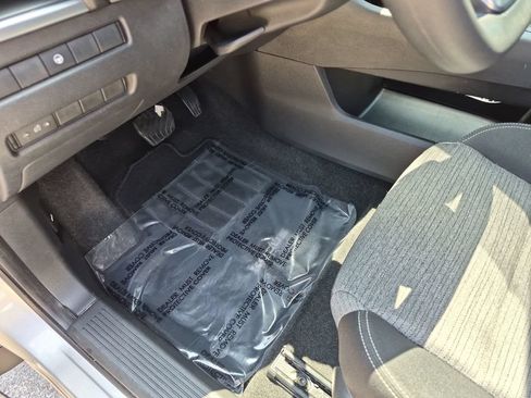 Used 2021 Nissan Rogue SV FWD image 21