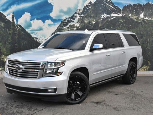 Used 2018 Chevrolet Suburban Premier image 6