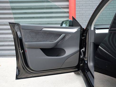Used 2023 Tesla Model Y Long Range AWD/4WD image 15