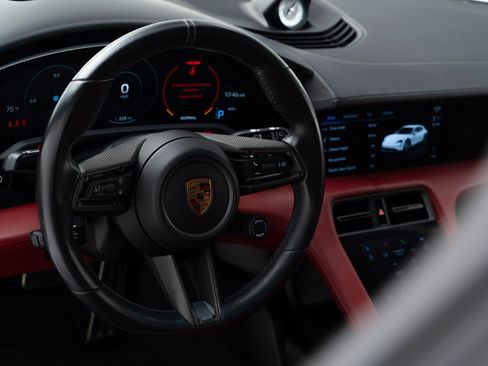 Certified 2022 Porsche Taycan Cross Turismo AWD/4WD image 20