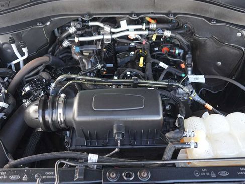 Used 2023 Ford Explorer XLT w/ Equipment Group 202A RWD image 9