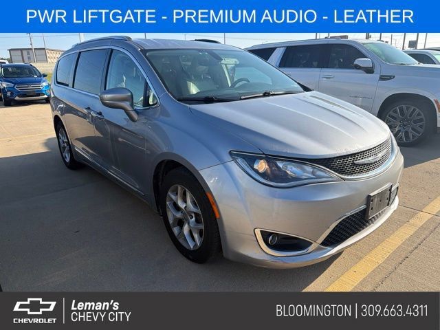 Used 2018 Chrysler Pacifica Touring-L Plus w/ Tire & Wheel Group FWD image 1
