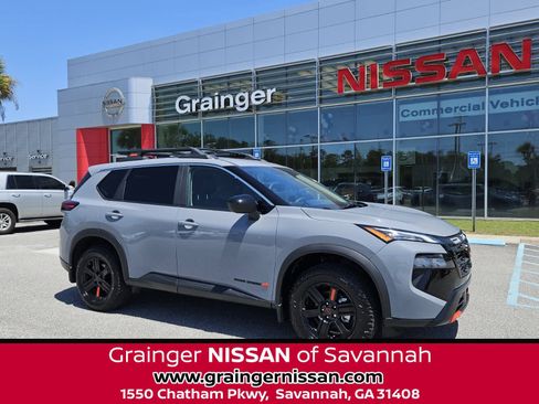 Used 2026 Nissan Rogue SV AWD/4WD image 1