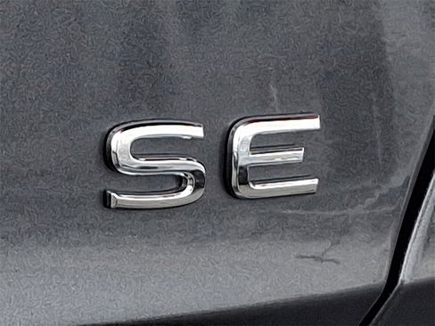 Used 2025 Volkswagen Jetta SE image 30