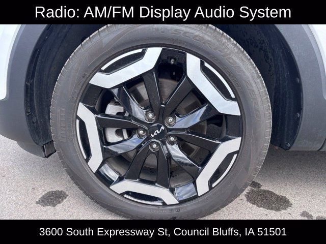 Used 2025 Kia Telluride EX w/ EX Captain's Chair Package AWD/4WD image 11