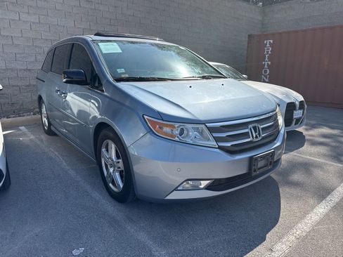 Used 2013 Honda Odyssey Touring image 2