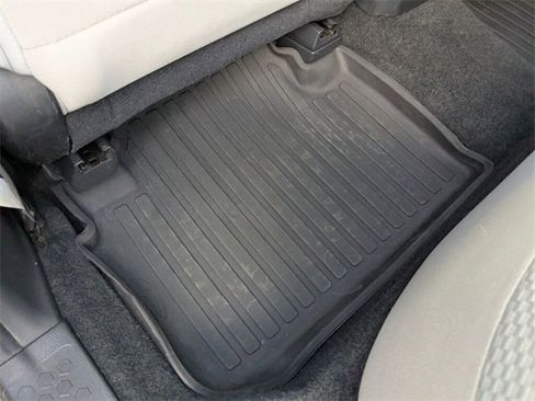 Used 2017 Subaru Forester 2.5i Premium w/ Popular Package #2A image 31