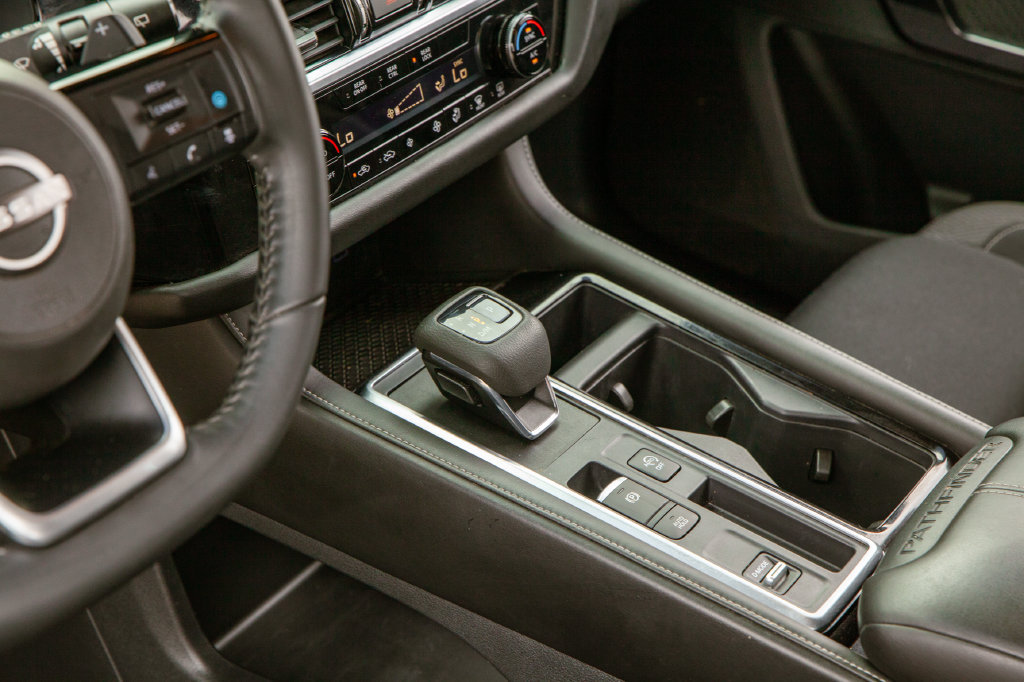 Used 2022 Nissan Pathfinder SV FWD image 15
