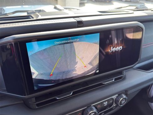 Used 2024 Jeep Wrangler Unlimited Rubicon image 22