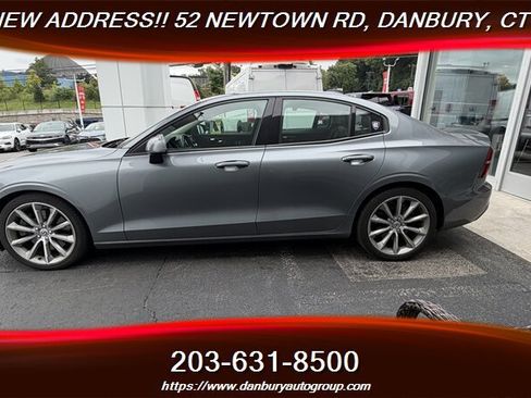 Used 2020 Volvo S60 T6 Momentum w/ Premium Package AWD/4WD image 2