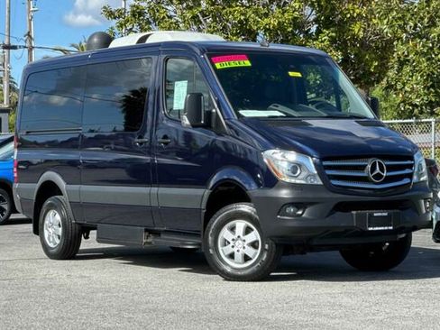 Used 2016 Mercedes-Benz Sprinter 2500 image 2