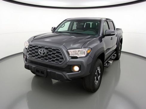 Used 2023 Toyota Tacoma TRD Off-Road image 3
