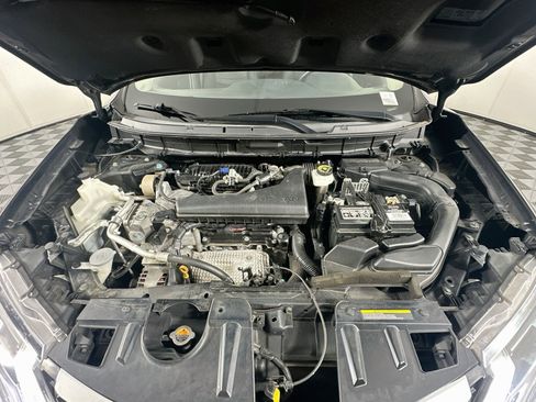 Used 2020 Nissan Rogue SV FWD image 32