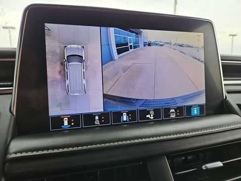 Used 2021 GMC Yukon SLT w/ SLT Premium Package RWD image 12