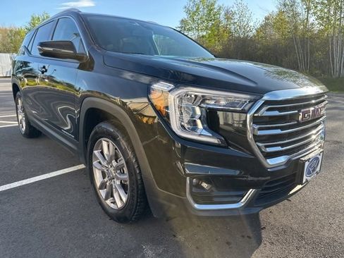 Used 2024 GMC Terrain SLT AWD/4WD image 7