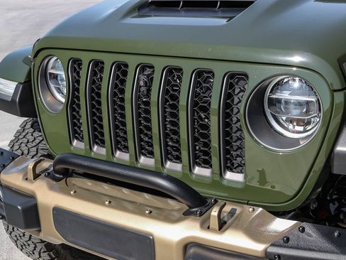 Used 2022 Jeep Wrangler Unlimited Rubicon w/ Xtreme Recon 35" Tire Package AWD/4WD image 9