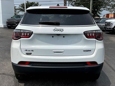 Used 2024 Jeep Compass Latitude AWD/4WD image 5