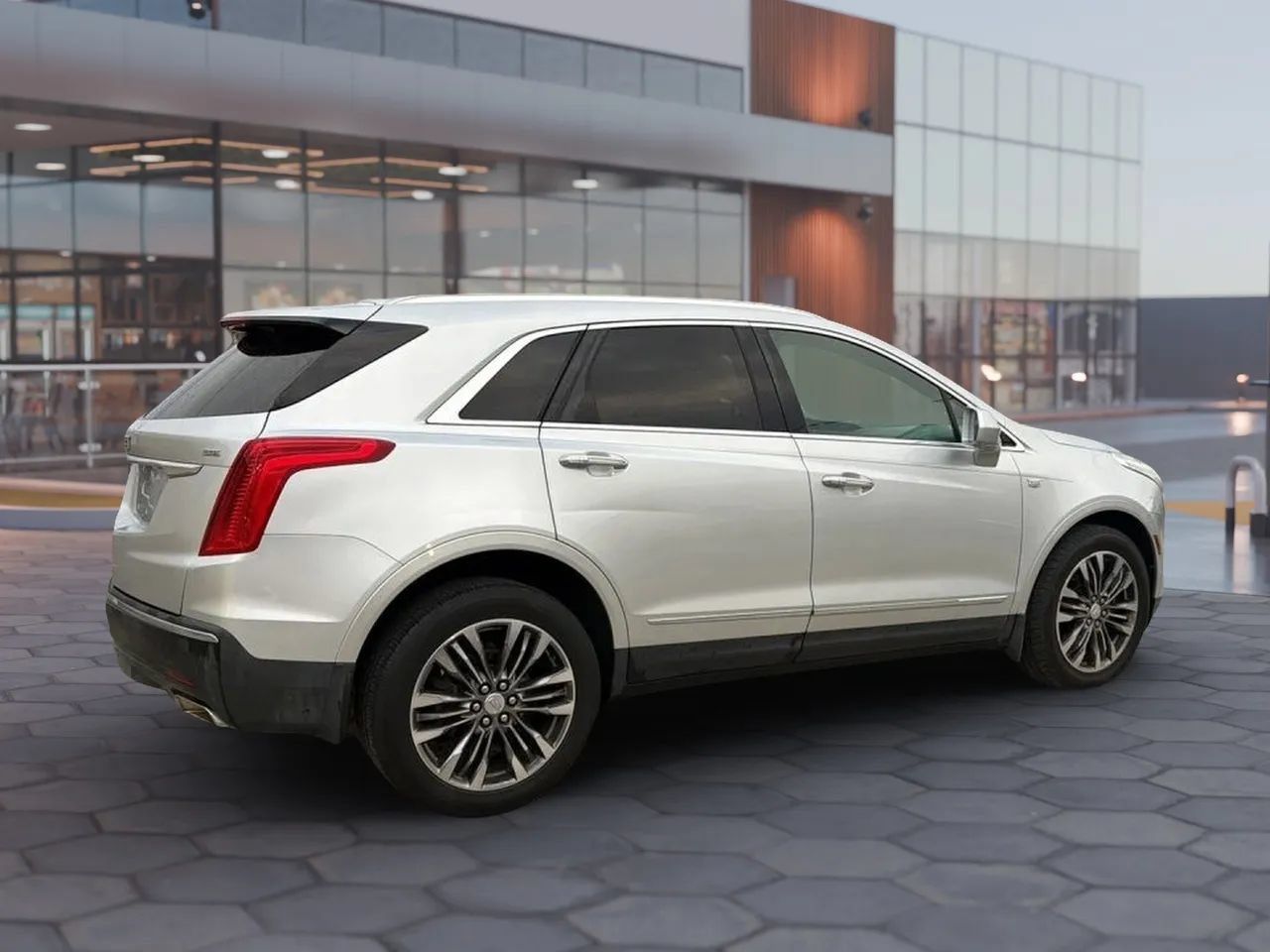 Used 2017 Cadillac XT5 Premium Luxury FWD image 12