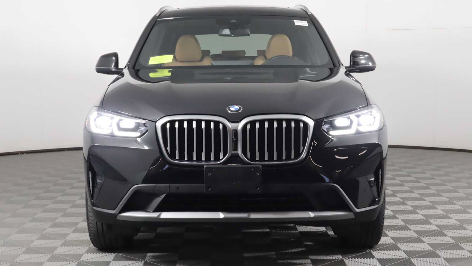 Used 2023 BMW X3 xDrive30i w/ Premium Package w/ZPA AWD/4WD image 2