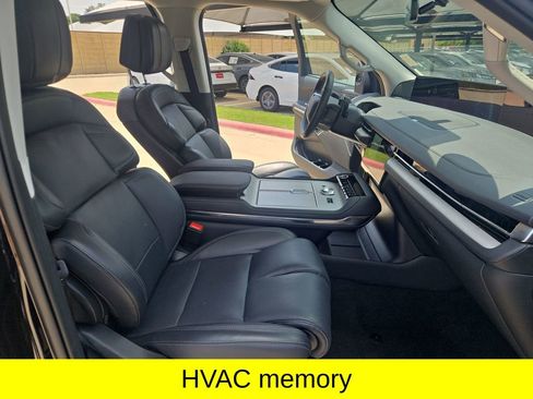 Used 2026 Lincoln Navigator Reserve AWD/4WD image 18