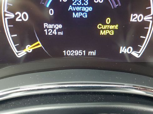 Used 2018 Jeep Grand Cherokee Laredo image 3