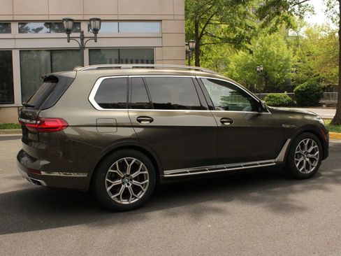 Used 2020 BMW X7 xDrive40i w/ Premium Package image 7