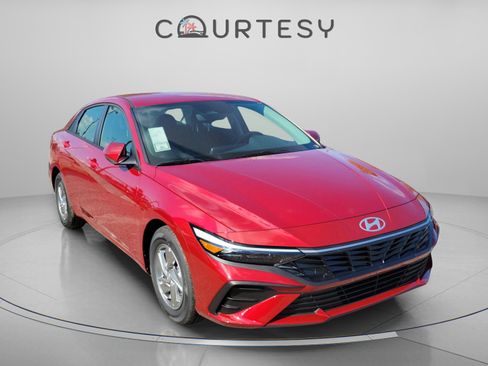 New 2026 Hyundai Elantra SE image 6