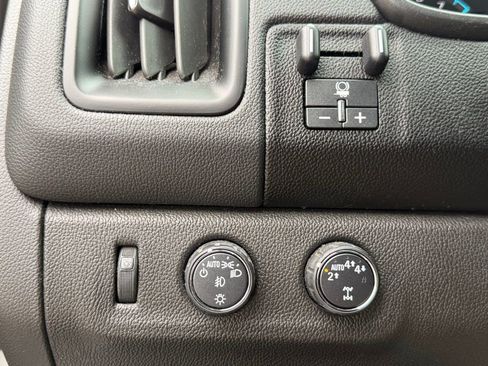 Used 2020 Chevrolet Colorado LT w/ Redline Special Edition image 29