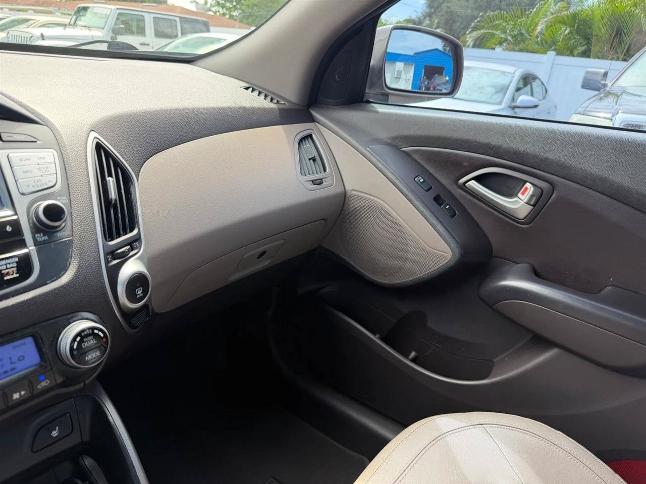 Used 2013 Hyundai Tucson Limited FWD image 41