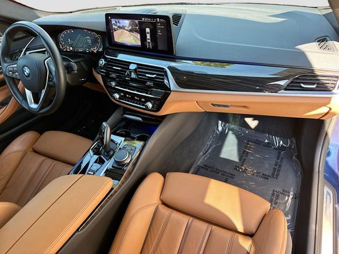 Used 2023 BMW 540i w/ Premium Package image 34