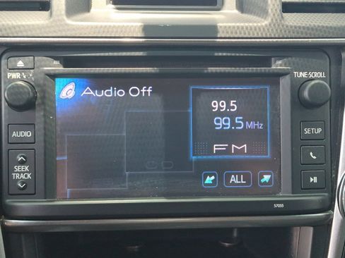 Used 2013 Toyota Highlander FWD image 17