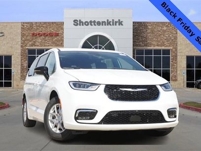 New 2026 Chrysler Pacifica Select