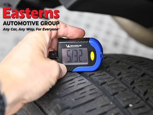 Used 2023 Jeep Wrangler Unlimited Sahara AWD/4WD image 29